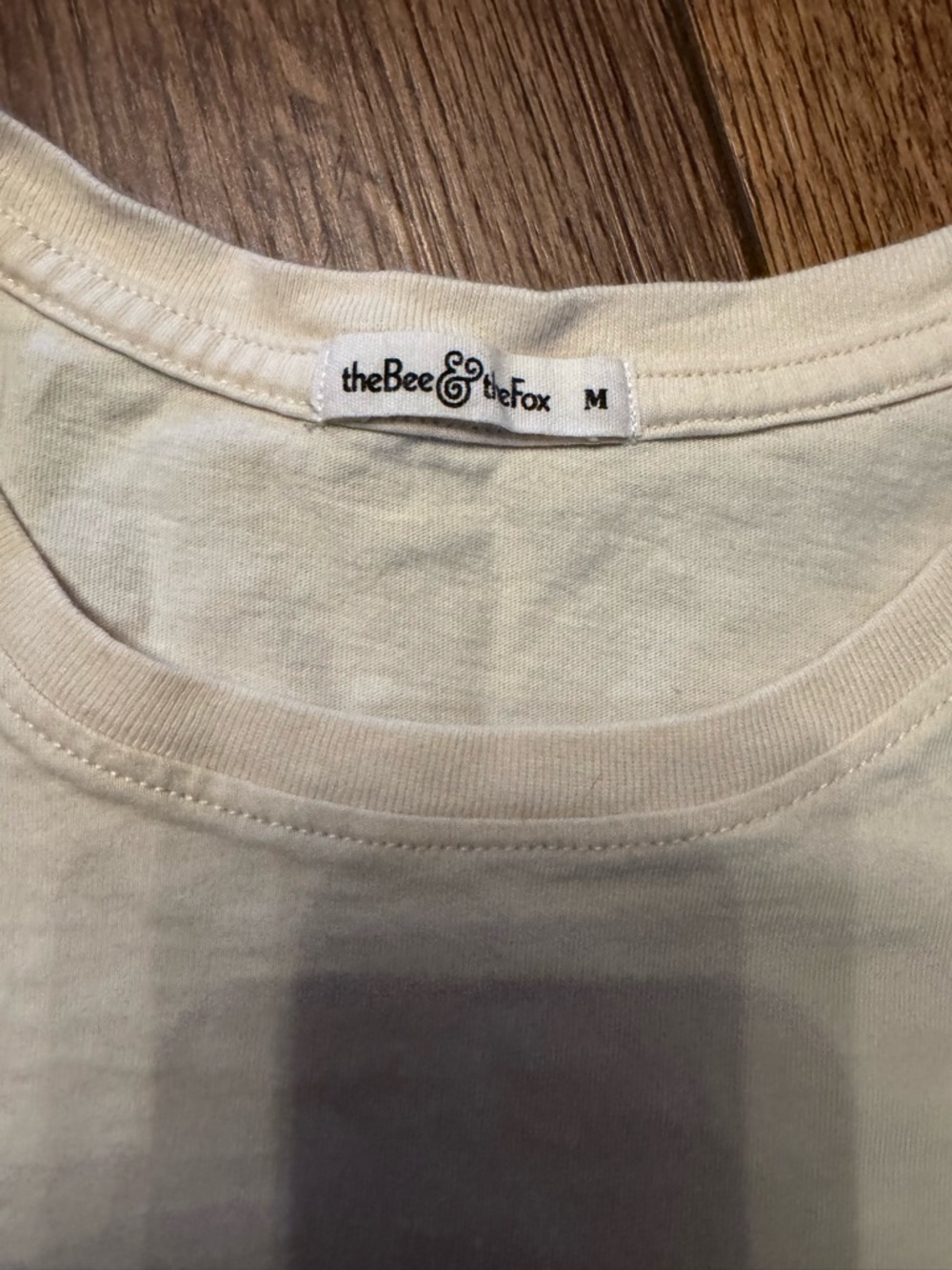 The Bee & The Fox Graphic Tee - Medium - Picture 4 of 4